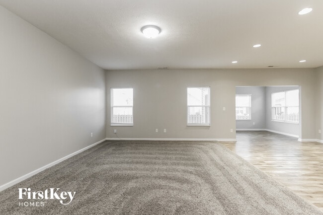 Building Photo - 821 Blue Ash Trail