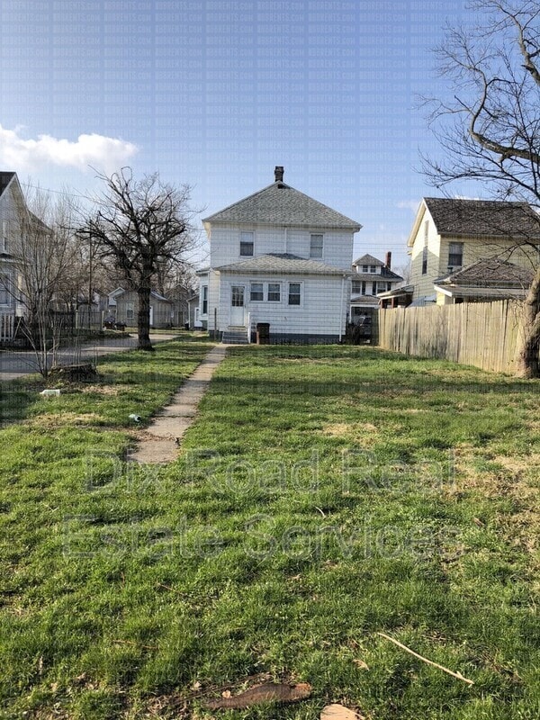 Building Photo - 2025 Arlington Ave
