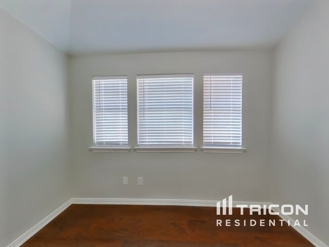 Foto del edificio - 10818 Harston Dr