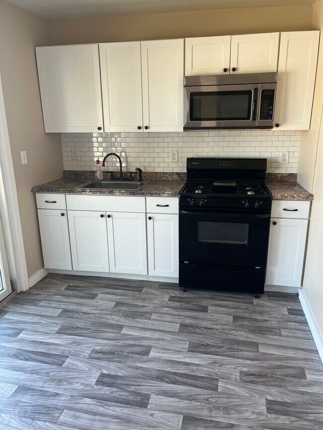 Kitchen - 57 E Somerset St