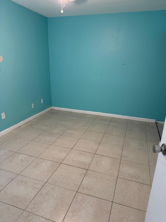 Building Photo - 1456 SE Rivergreen Cir