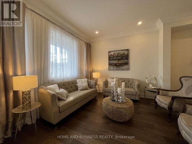 Photo du bâtiment - 115 Russell Dr