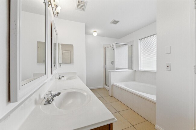 Foto del edificio - 6831 Catarina Cir