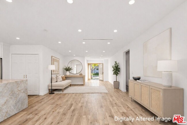 Foto del edificio - 16835 Halper St