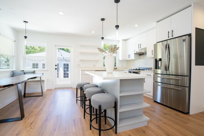 Foto del edificio - 3762 Barry Ave