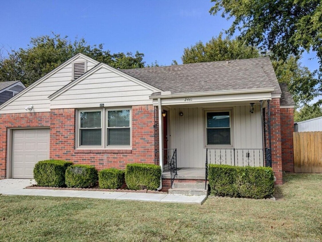 Primary Photo - 2 Bed / 2 Bath in Midtown near TU!