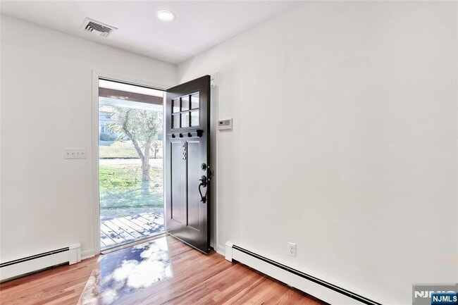 Building Photo - 43 Forest Dr