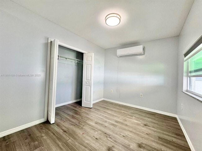 Foto del edificio - 940 NW 32nd Ct