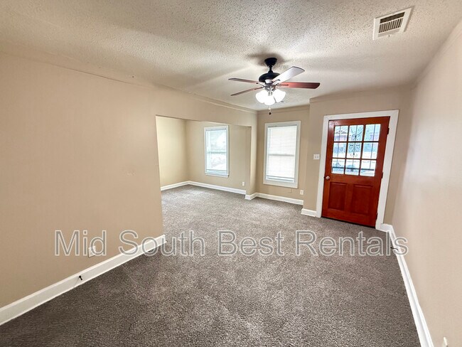 Foto del edificio - 3222 Hardin Ave