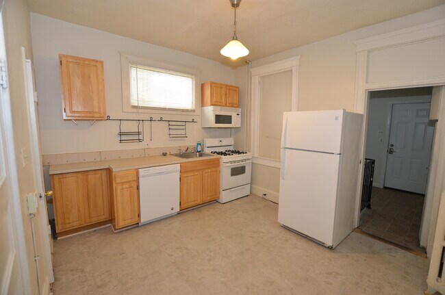 Cocina - 3041 Guilford Ave