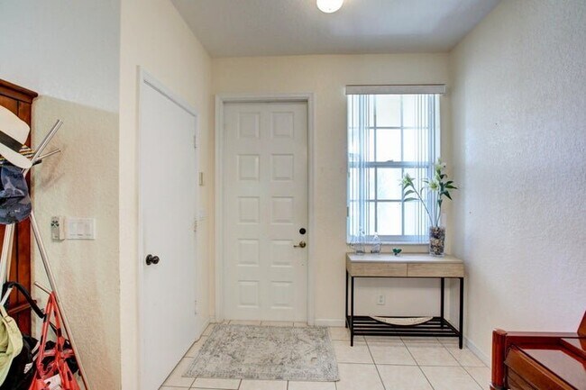 Foto del edificio - 11705 NW 47th Dr