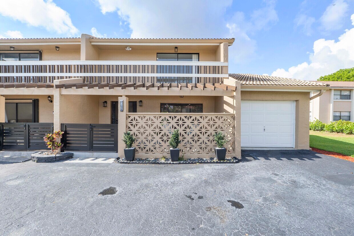 Foto principal - 11628 NW 30th St
