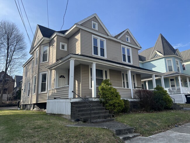 Foto del edificio - 229 Bryant Ave