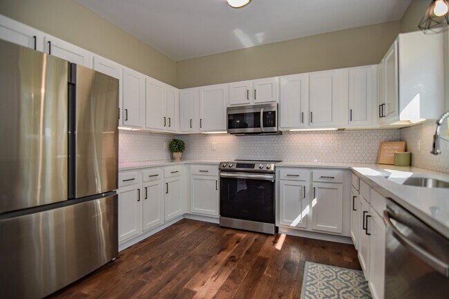 Building Photo - 3575 Walter Dr