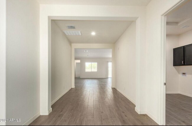 Building Photo - 880 W Flamingo Dr