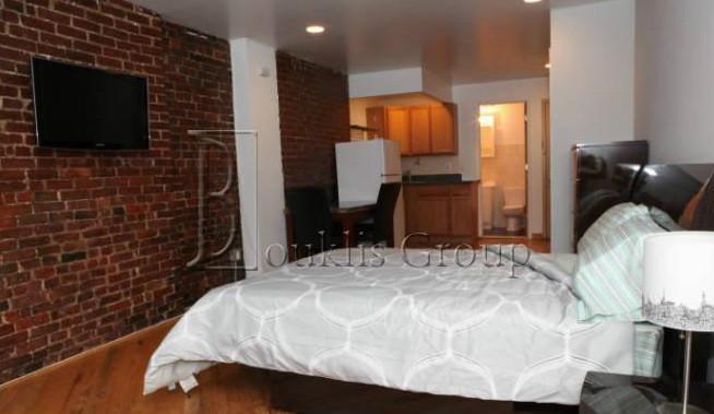 Primary Photo - 102 Orchard St