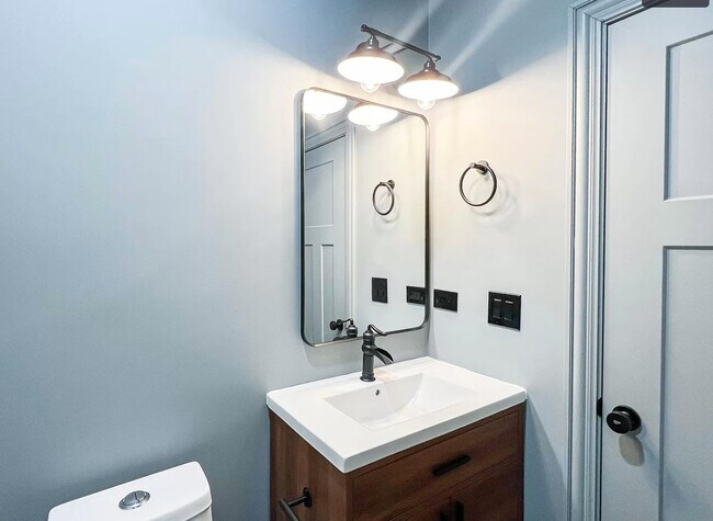 Foto del edificio - 1728 N Wood St