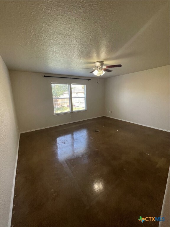 Foto del edificio - 2622 White Wing Way