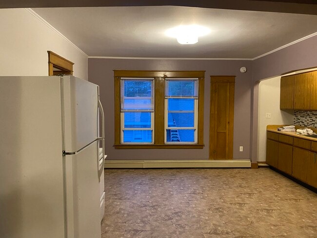 Building Photo - 181 Webber Ave