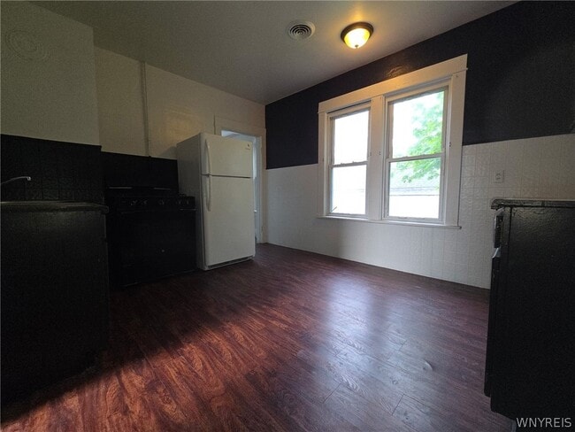 Building Photo - 67 Moeller St