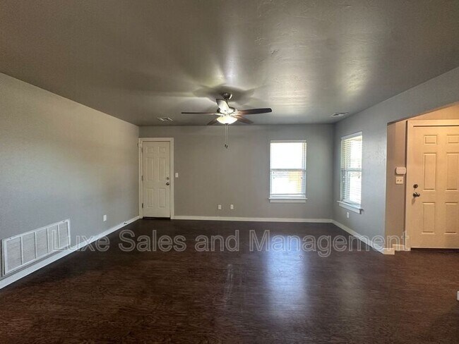 Foto del edificio - 749 SW 13th St