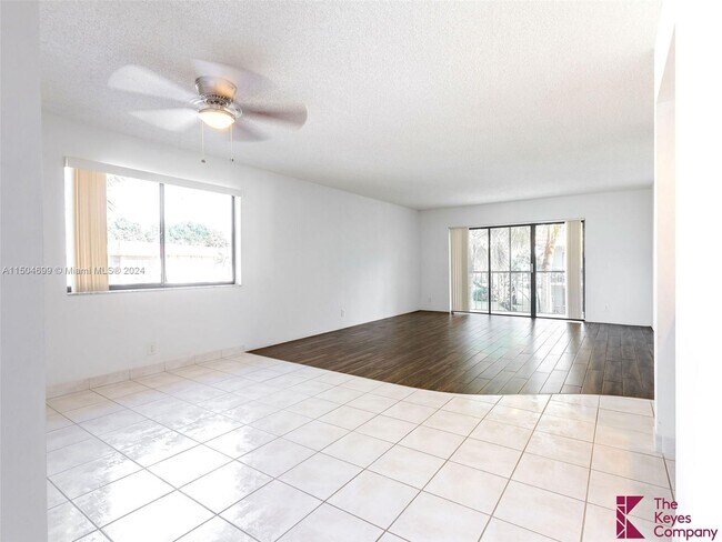 Building Photo - 357 Lakeview Dr