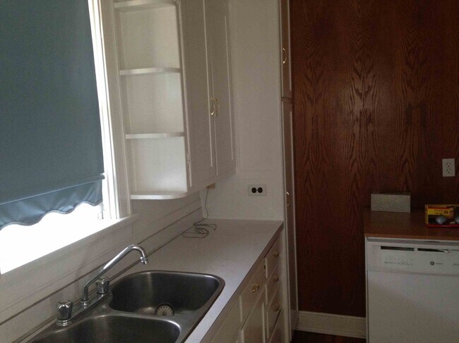 Building Photo - 2 Bed 1 Bath Unit in Bowden, AB