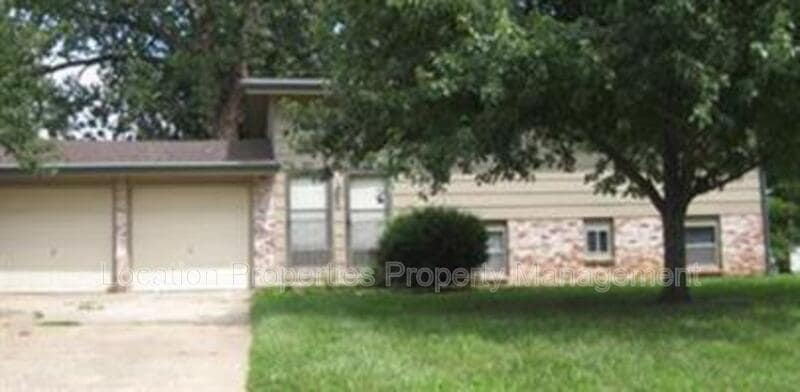 Primary Photo - 2428 Cedarwood Ave