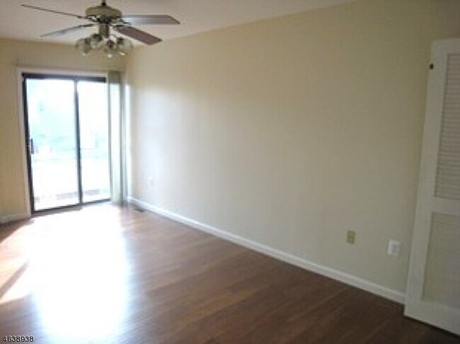 Building Photo - 144 Bayberry Row