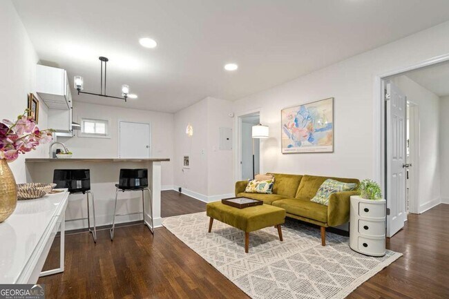 Building Photo - 1437 Vesta Ave