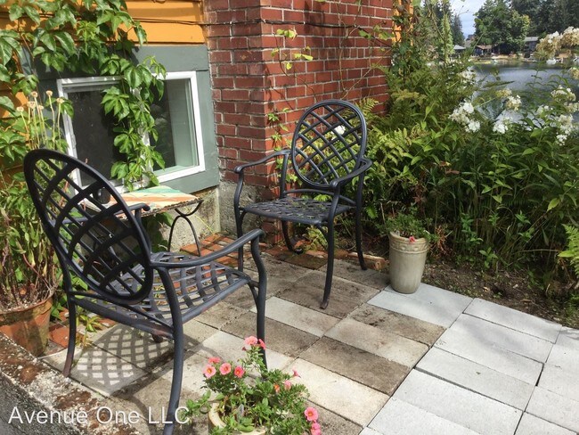 Foto del edificio - 2 br, 1 bath House - 3910 S 192nd Unit B