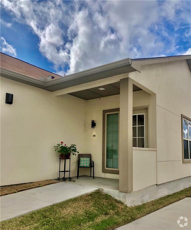 Building Photo - 2400 Louis Henna Blvd