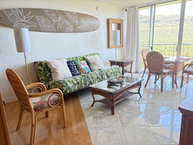 Foto del edificio - Makaha Valley Towers - One Bedroom