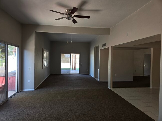 Building Photo - 11021 W Welk Dr