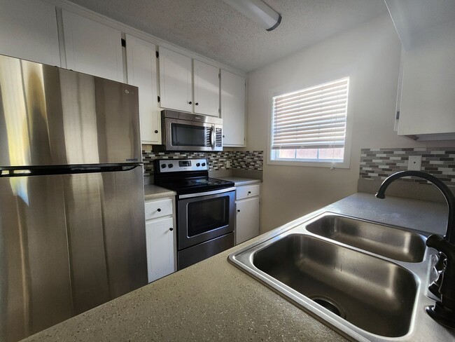 Foto del edificio - Dunwoody Subdivision