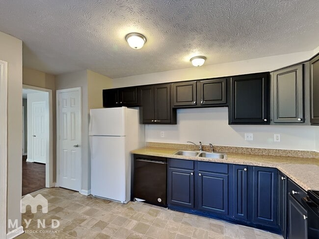 Building Photo - 3742 Caroline Ave