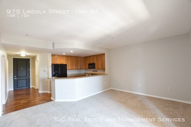 Building Photo - 975 Lincoln St