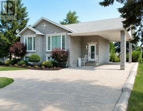 Building Photo - 742 Laval St