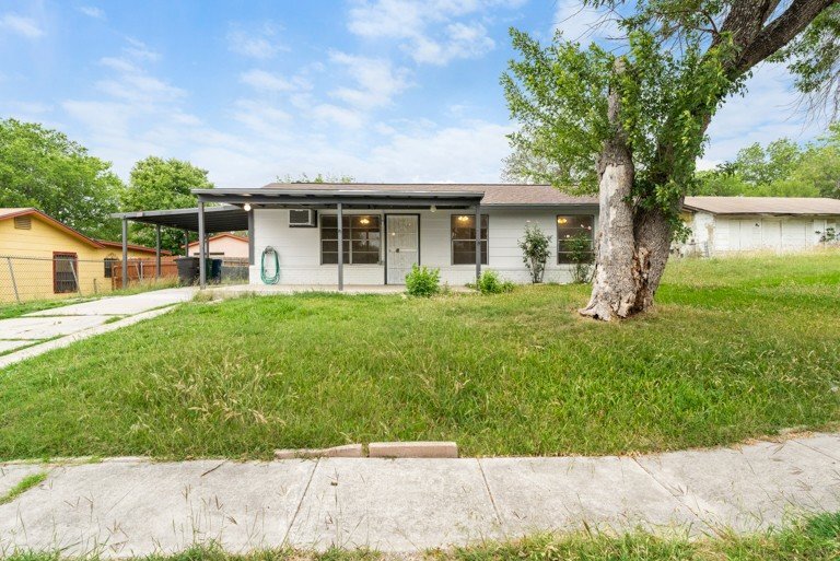 Foto principal - 8807 Easy Valley St