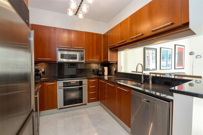 Foto del edificio - 901 Brickell Key Blvd