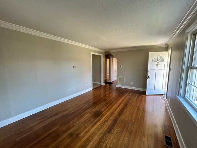 Building Photo - Lovely 2 Bedroom Home in Bellemeade Availa...