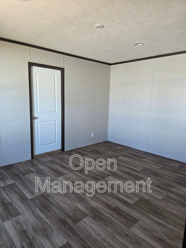 Foto del edificio - 3300 Voight Blvd