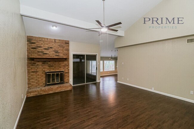 Building Photo - Beautiful two story Condo