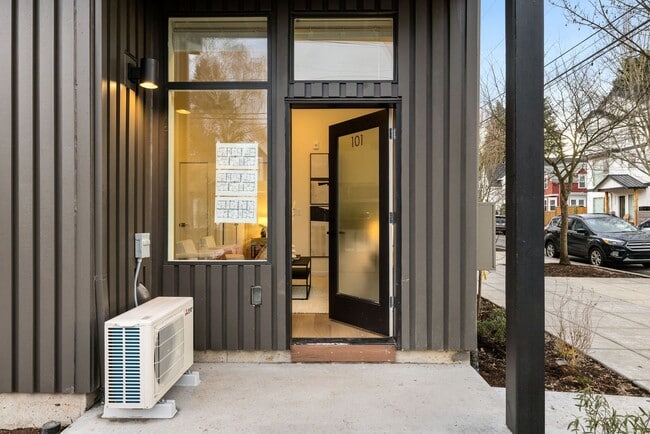Building Photo - 1111 SE Tenino St