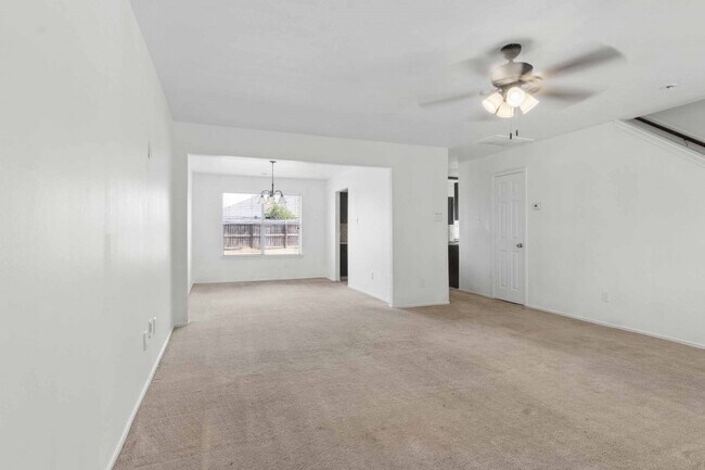 Foto del edificio - 10418 Iris Lake Ct