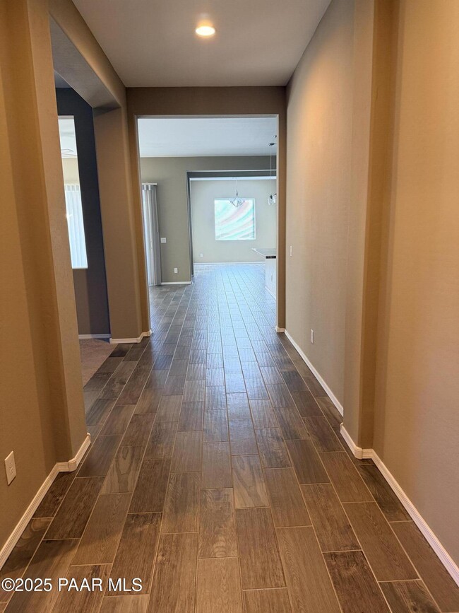 Building Photo - 12937 E Sandoval St