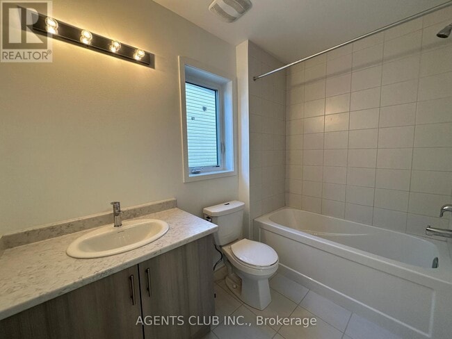 Photo du bâtiment - 761 Conlin Rd E