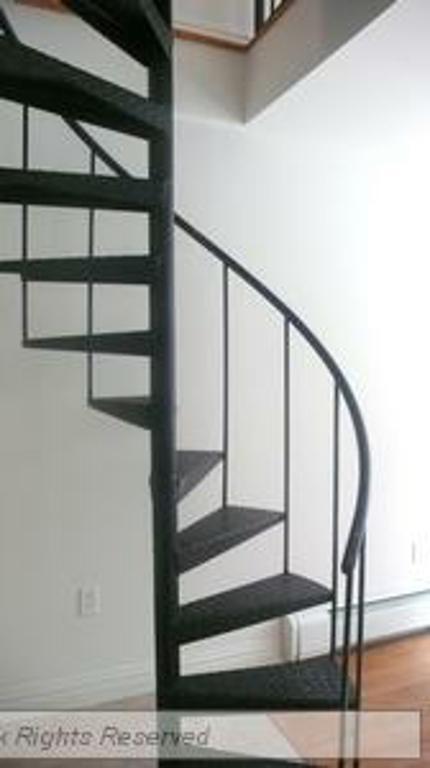 Building Photo - 437 W 54th St