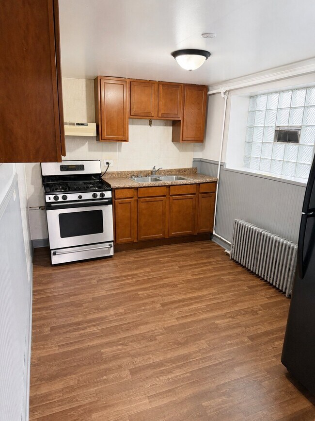 Foto del edificio - 4328 W Cermak Rd
