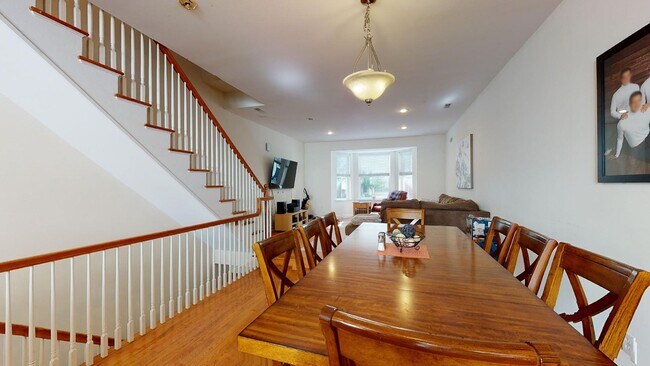 Foto del edificio - Three Bed Graduate Hospital Apartment